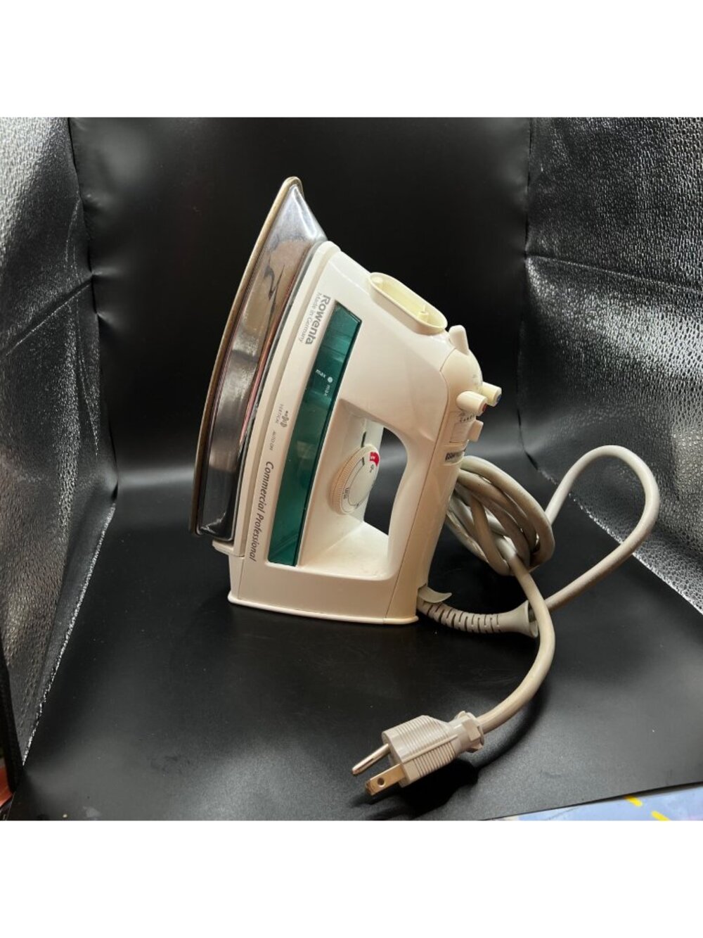 Rowenta DE 880Commercial Professional Auto-Off Steam Iron White Green Germany